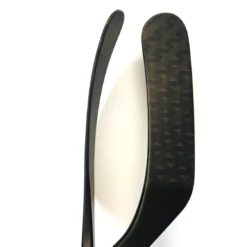 Travis Dermott Pro Stock - Warrior Alpha DX (NHL) -Hockey Specialty Shop Dermott.B6MC.AS1 e5952a03 676f 42cb af00 fad6cd81468a