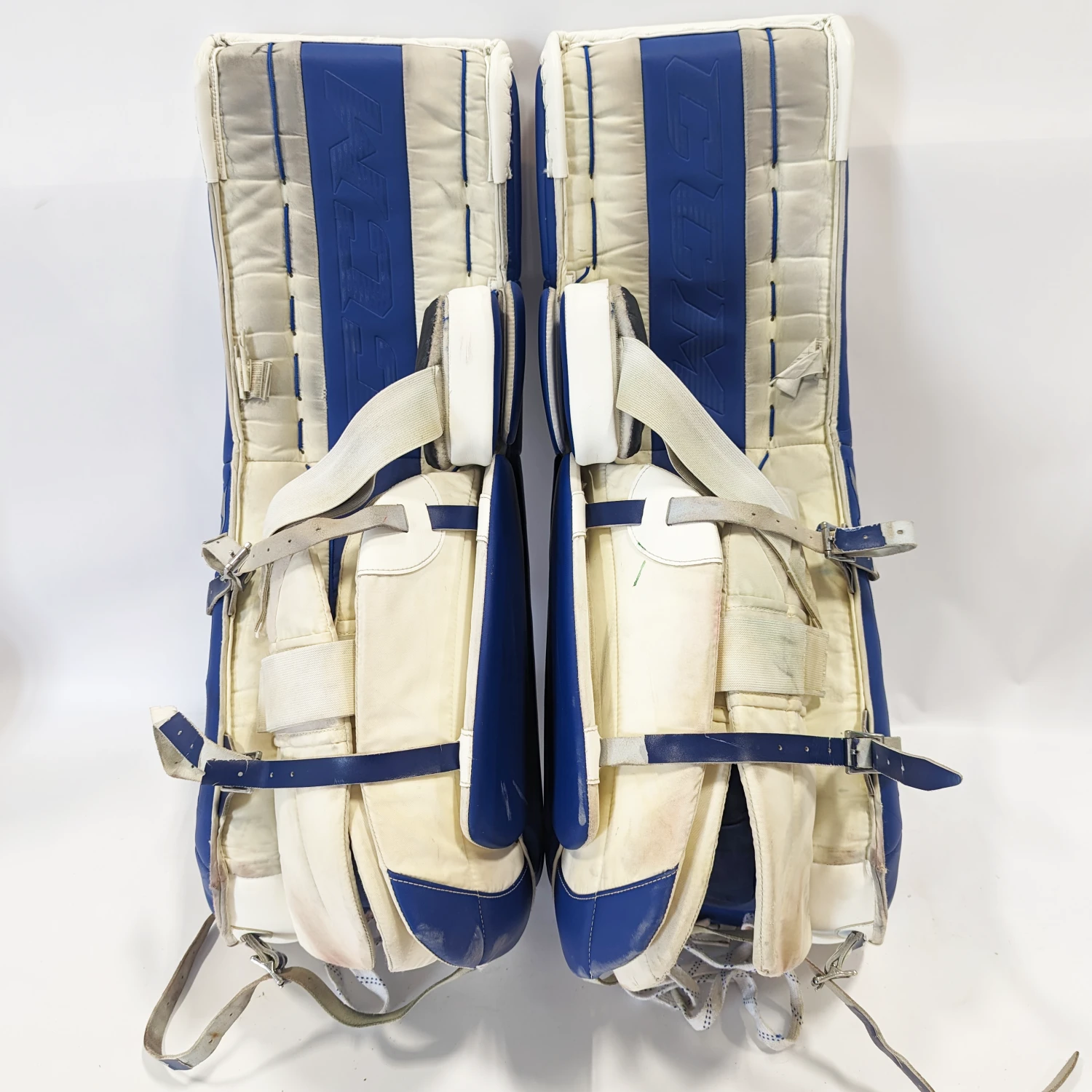 CCM Extreme Flex 5 - Used NCAA Pro Stock Goalie Pads (White/Blue) 4 CCM Extreme Flex 5 - Used NCAA Pro Stock Goalie Pads (White/Blue) - Image 4
