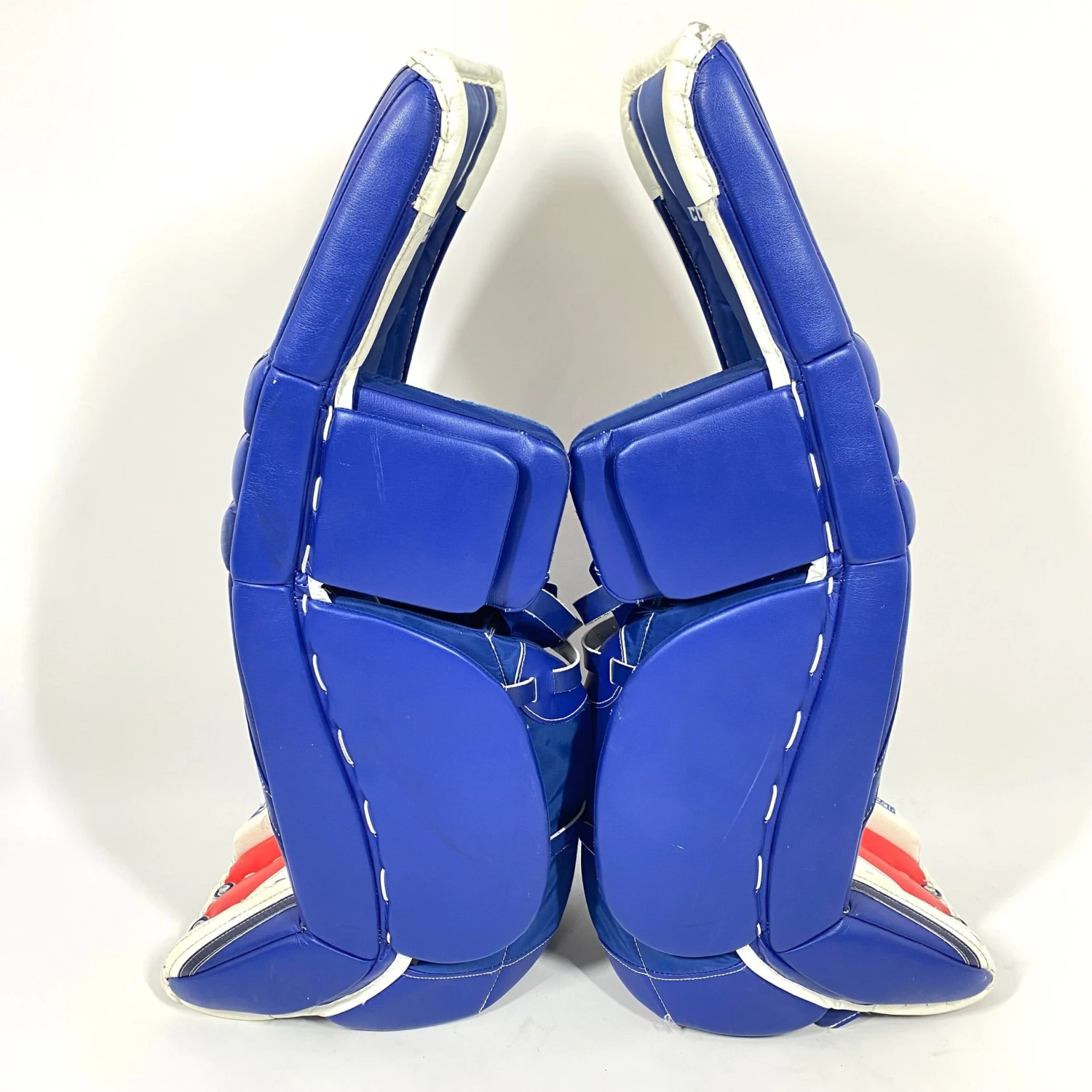 CCM Extreme Flex III - Used NCAA Pro Stock Senior Goalie Pads (White/Blue/Red) 2 CCM Extreme Flex III - Used NCAA Pro Stock Senior Goalie Pads (White/Blue/Red) - Image 2