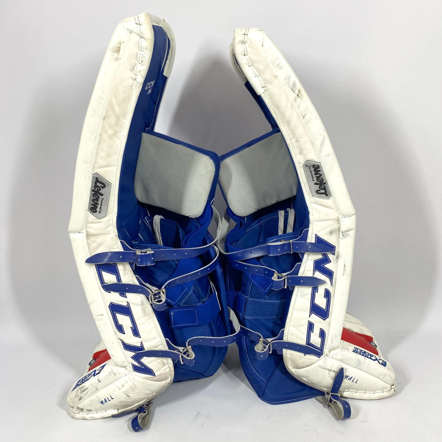 CCM Extreme Flex III - Used NCAA Pro Stock Senior Goalie Pads (White/Blue/Red) 3 CCM Extreme Flex III - Used NCAA Pro Stock Senior Goalie Pads (White/Blue/Red) - Image 3