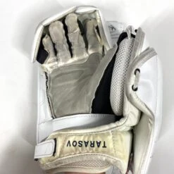 Vaughn Velocity V9 - Used Goalie Blocker (Red/White/Blue) 6 Vaughn Velocity V9 - Used Goalie Blocker (Red/White/Blue) -Hockey Specialty Shop Photo2023 07 04 60653PM scaled